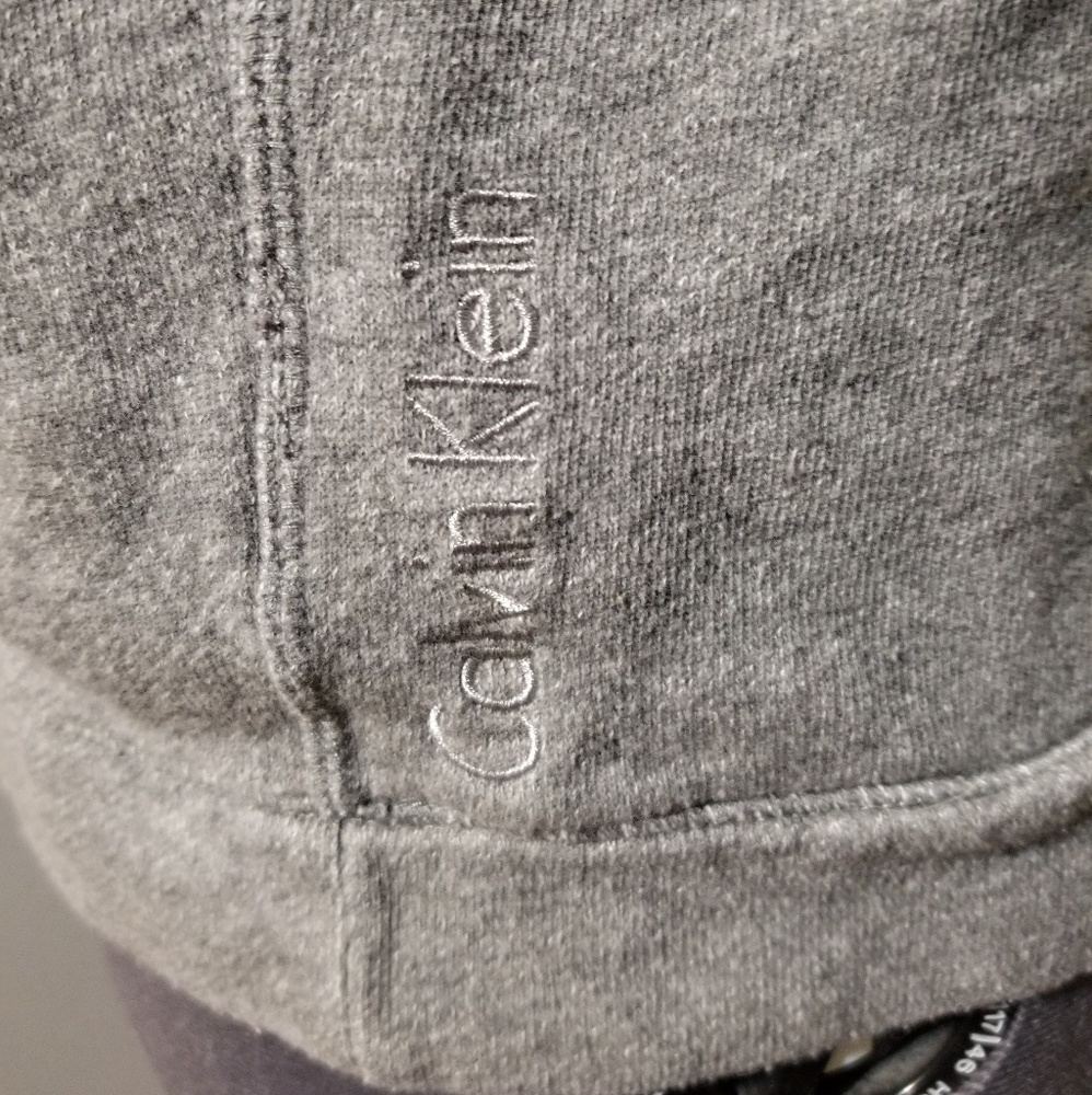 SALE! Calvin Klein Crew Neck Sweater - Picture 3 of 4